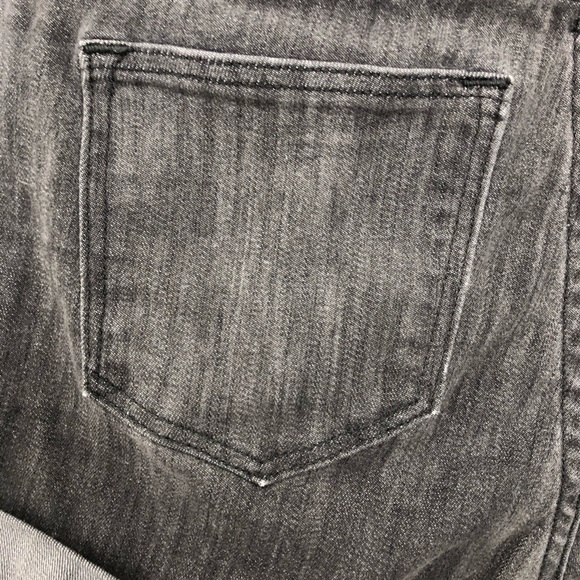 H&M High Rise Dark Gray Cuffed Denim Shorts - Picture 4 of 7